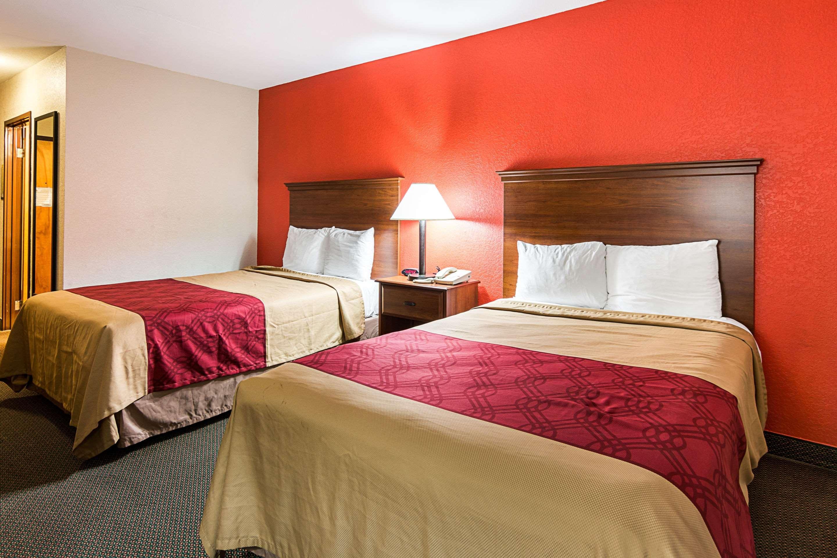 Econo Lodge Andrews Afb Clinton Exterior foto