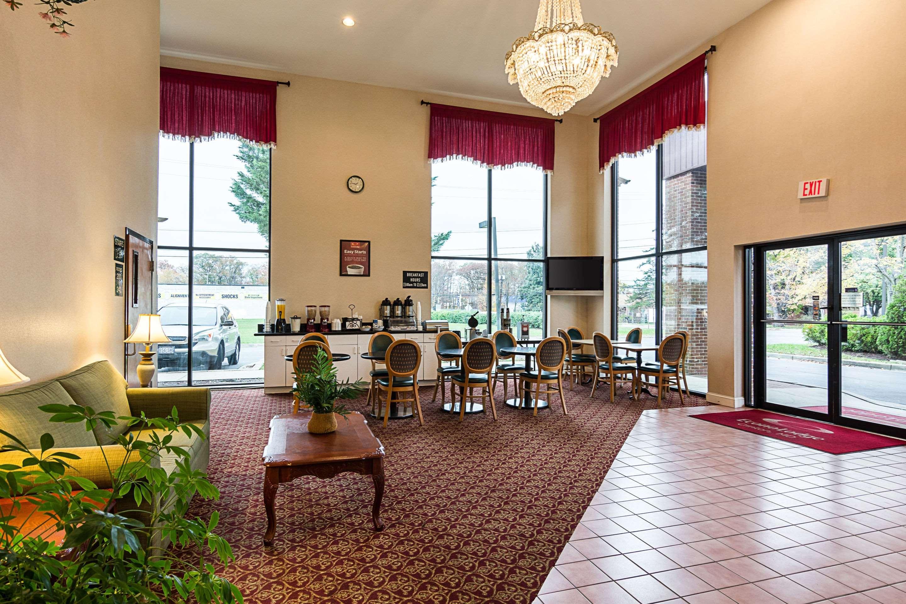 Econo Lodge Andrews Afb Clinton Exterior foto