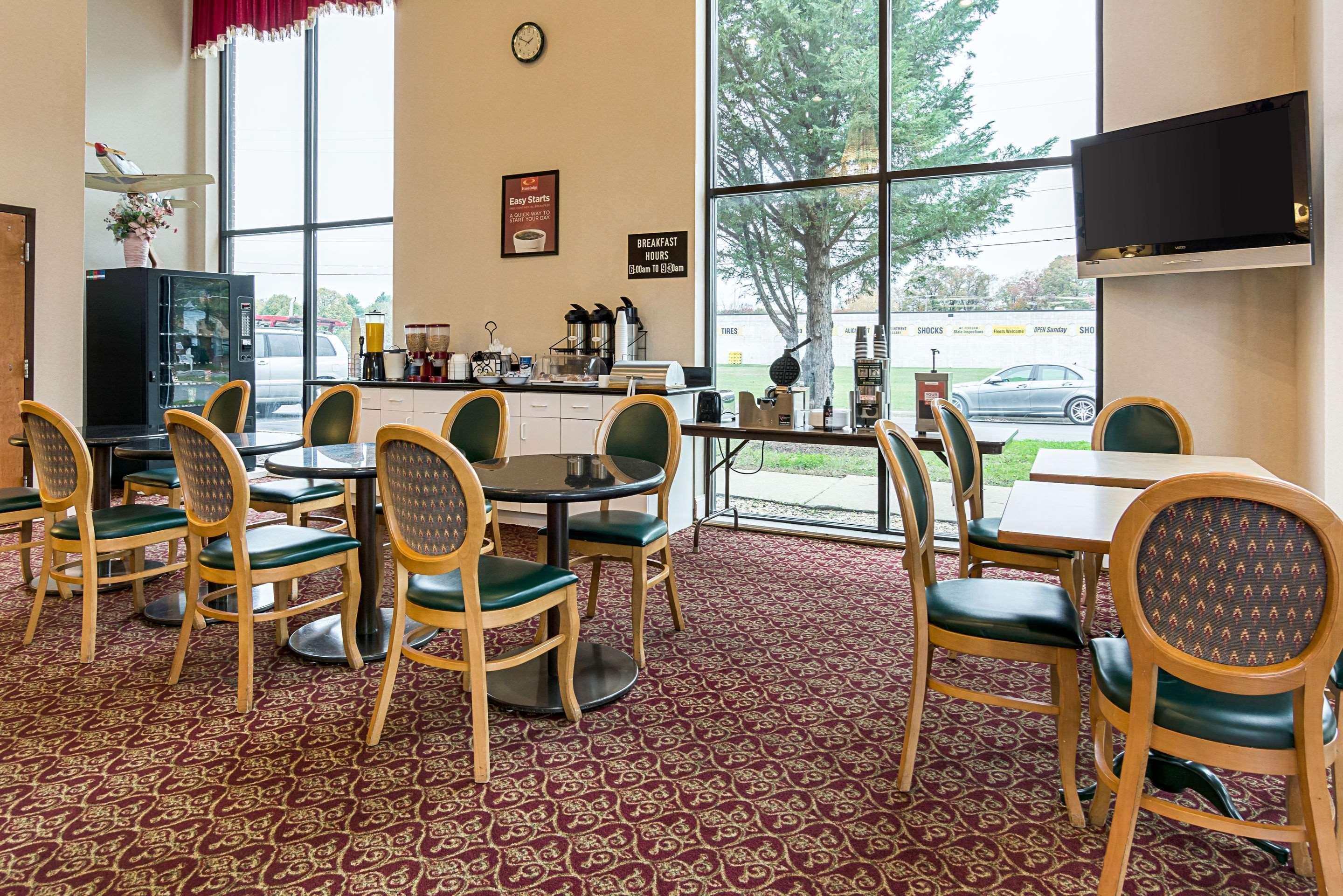 Econo Lodge Andrews Afb Clinton Exterior foto